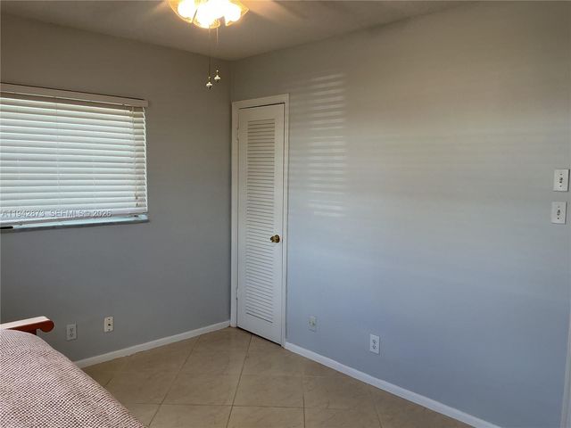 8604 NW 59th Pl, Tamarac, FL 33321