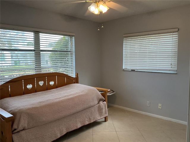 8604 NW 59th Pl, Tamarac, FL 33321