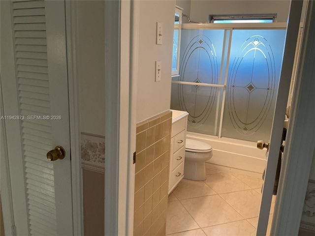 8604 NW 59th Pl, Tamarac, FL 33321