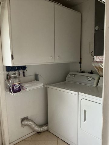 8604 NW 59th Pl, Tamarac, FL 33321