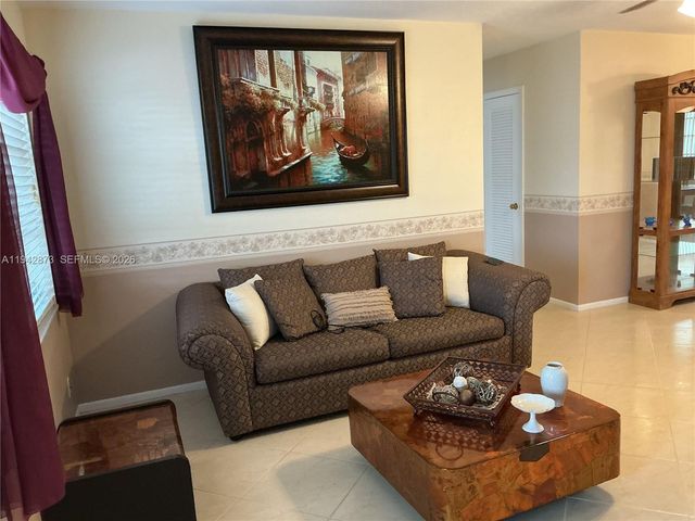 8604 NW 59th Pl, Tamarac, FL 33321