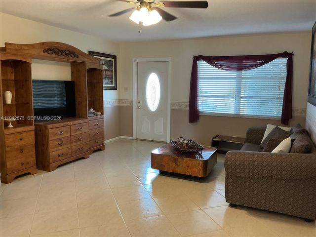 8604 NW 59th Pl, Tamarac, FL 33321