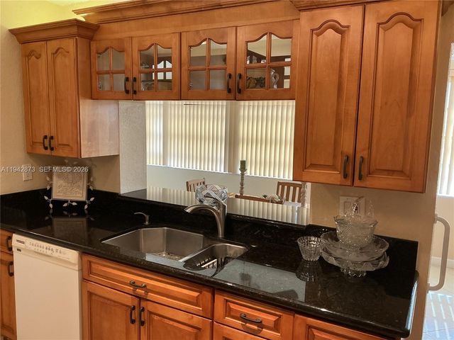 8604 NW 59th Pl, Tamarac, FL 33321