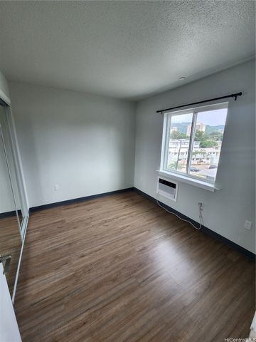 311 Puuhue Place, Honolulu, HI 96817