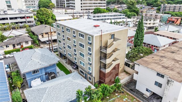 311 Puuhue Place, Honolulu, HI 96817