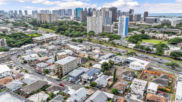 311 Puuhue Place, Honolulu, HI 96817