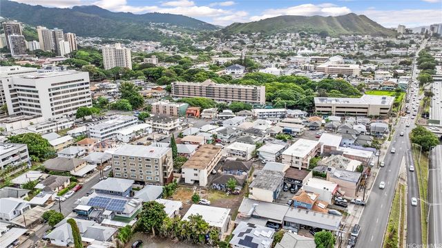 311 Puuhue Place, Honolulu, HI 96817