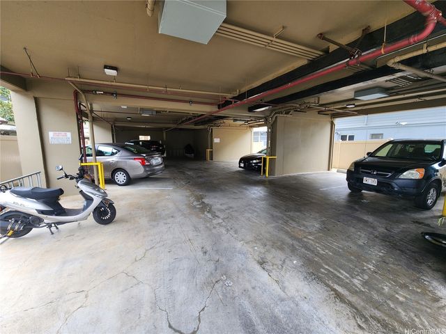 311 Puuhue Place, Honolulu, HI 96817