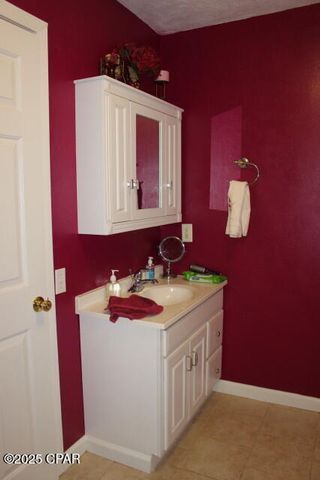 2100 3rd Avenue, Sneads, FL 32460