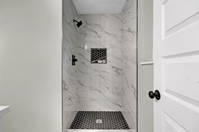 6916 Rebel Road, Forest Hill, TX 76140