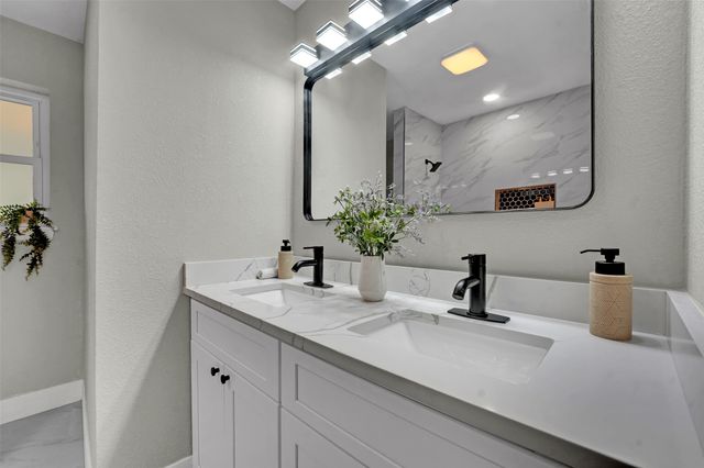 6916 Rebel Road, Forest Hill, TX 76140