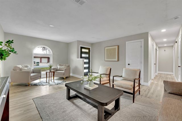 6916 Rebel Road, Forest Hill, TX 76140