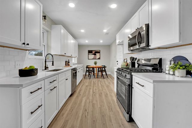 6916 Rebel Road, Forest Hill, TX 76140