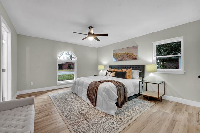 6916 Rebel Road, Forest Hill, TX 76140