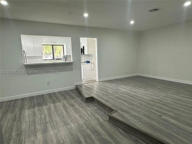 2025 NW 191st St, Miami Gardens, FL 33056