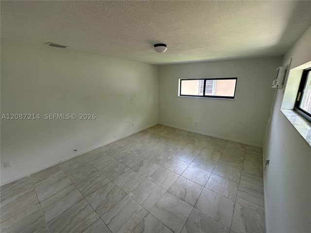 2025 NW 191st St, Miami Gardens, FL 33056