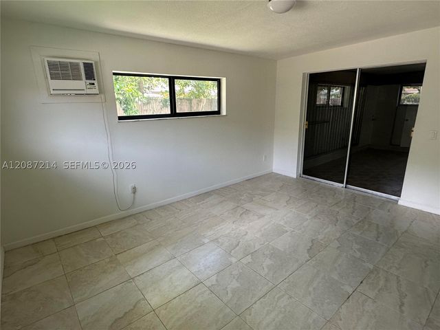 2025 NW 191st St, Miami Gardens, FL 33056