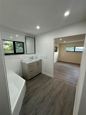2025 NW 191st St, Miami Gardens, FL 33056