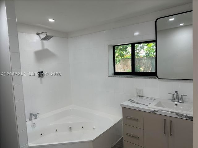 2025 NW 191st St, Miami Gardens, FL 33056