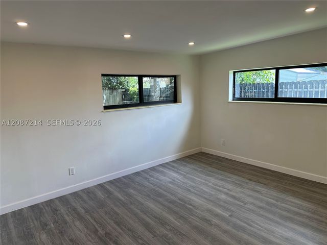 2025 NW 191st St, Miami Gardens, FL 33056