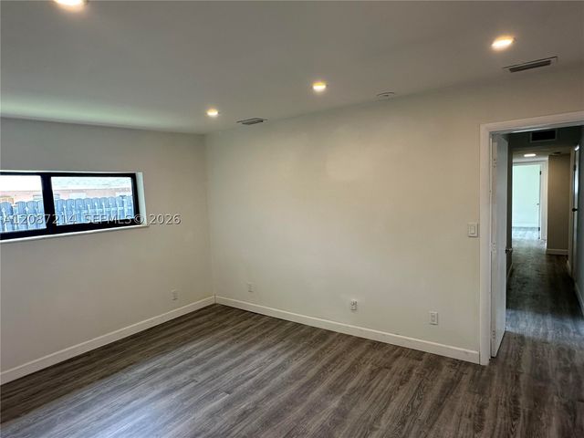2025 NW 191st St, Miami Gardens, FL 33056
