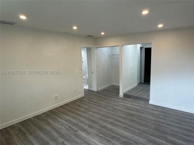 2025 NW 191st St, Miami Gardens, FL 33056