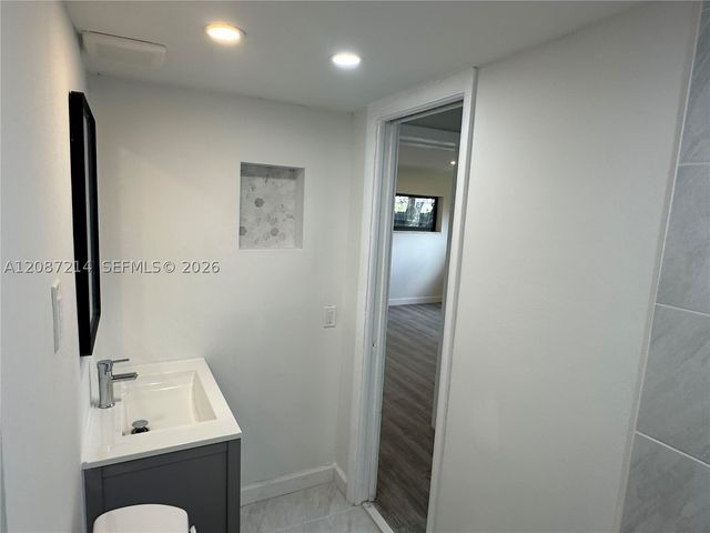 2025 NW 191st St, Miami Gardens, FL 33056