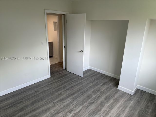 2025 NW 191st St, Miami Gardens, FL 33056