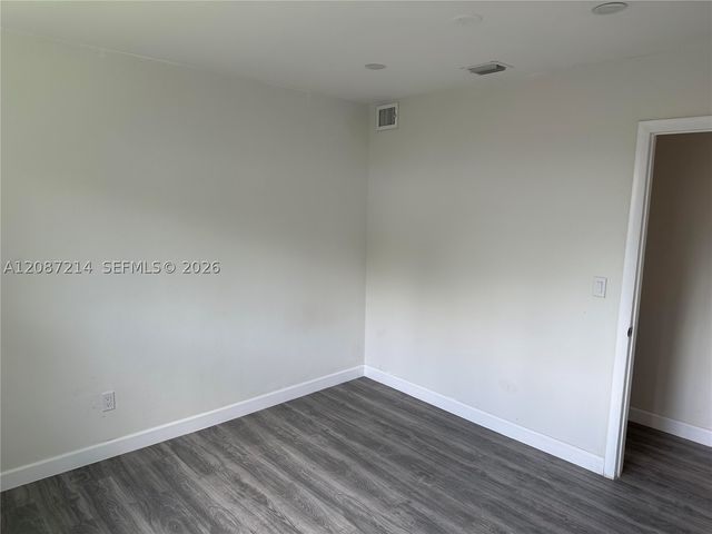 2025 NW 191st St, Miami Gardens, FL 33056
