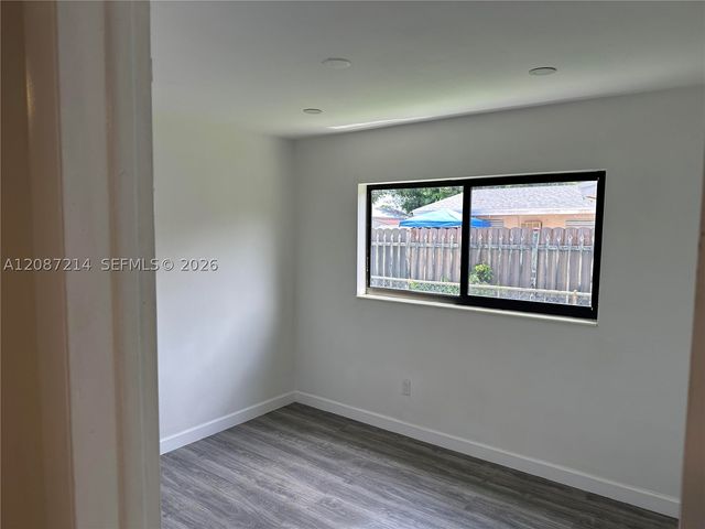 2025 NW 191st St, Miami Gardens, FL 33056