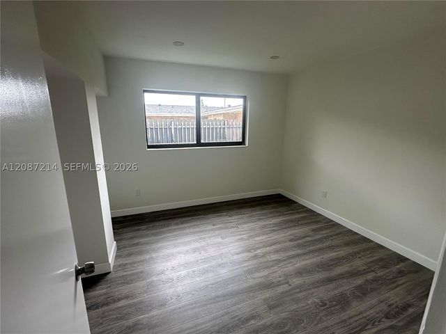 2025 NW 191st St, Miami Gardens, FL 33056