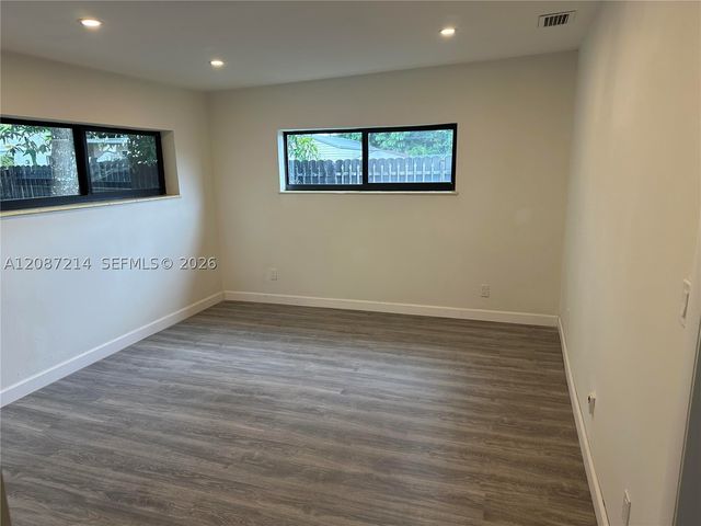 2025 NW 191st St, Miami Gardens, FL 33056