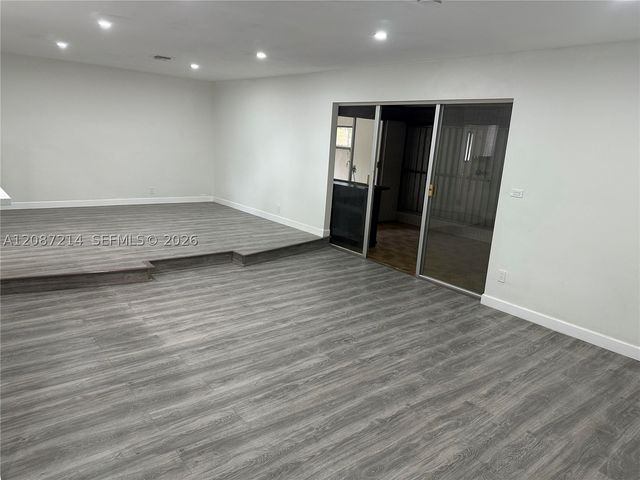2025 NW 191st St, Miami Gardens, FL 33056