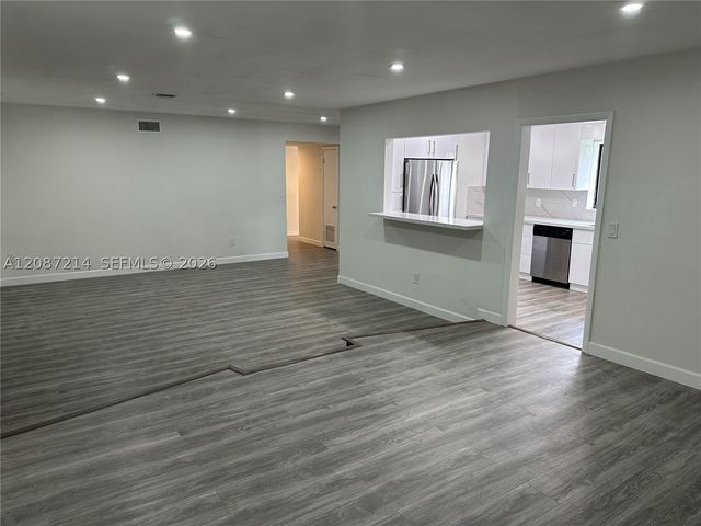 2025 NW 191st St, Miami Gardens, FL 33056
