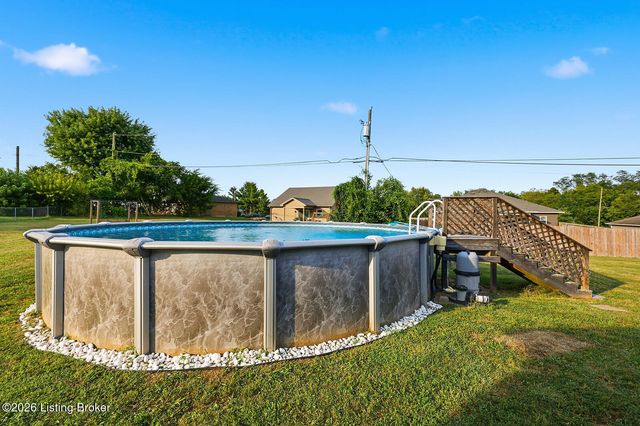 1016 Progress Pl, Lawrenceburg, KY 40342