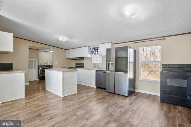 10000 HUMMINGBIRD LN, Partlow, VA 22534