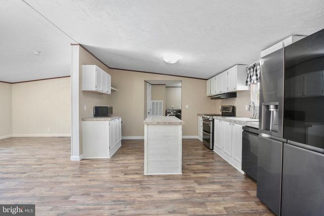 10000 HUMMINGBIRD LN, Partlow, VA 22534