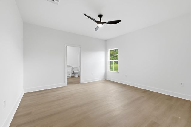 393 David Dr, Thibodaux, LA 70301