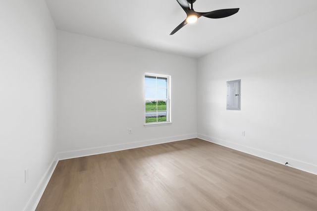393 David Dr, Thibodaux, LA 70301