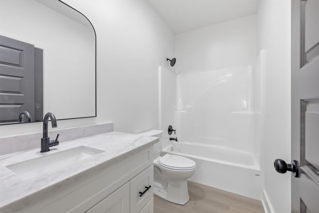 393 David Dr, Thibodaux, LA 70301