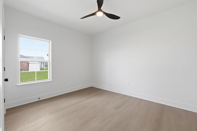 393 David Dr, Thibodaux, LA 70301