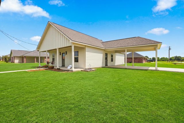 393 David Dr, Thibodaux, LA 70301