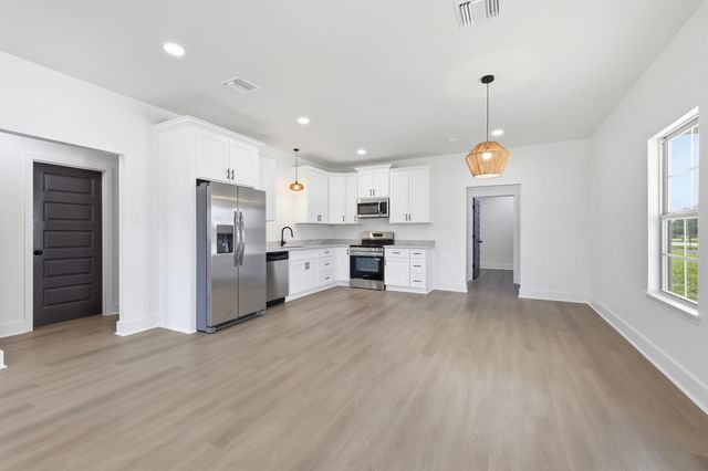 393 David Dr, Thibodaux, LA 70301