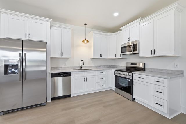 393 David Dr, Thibodaux, LA 70301