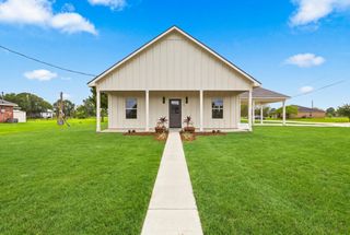 393 David Dr, Thibodaux, LA 70301