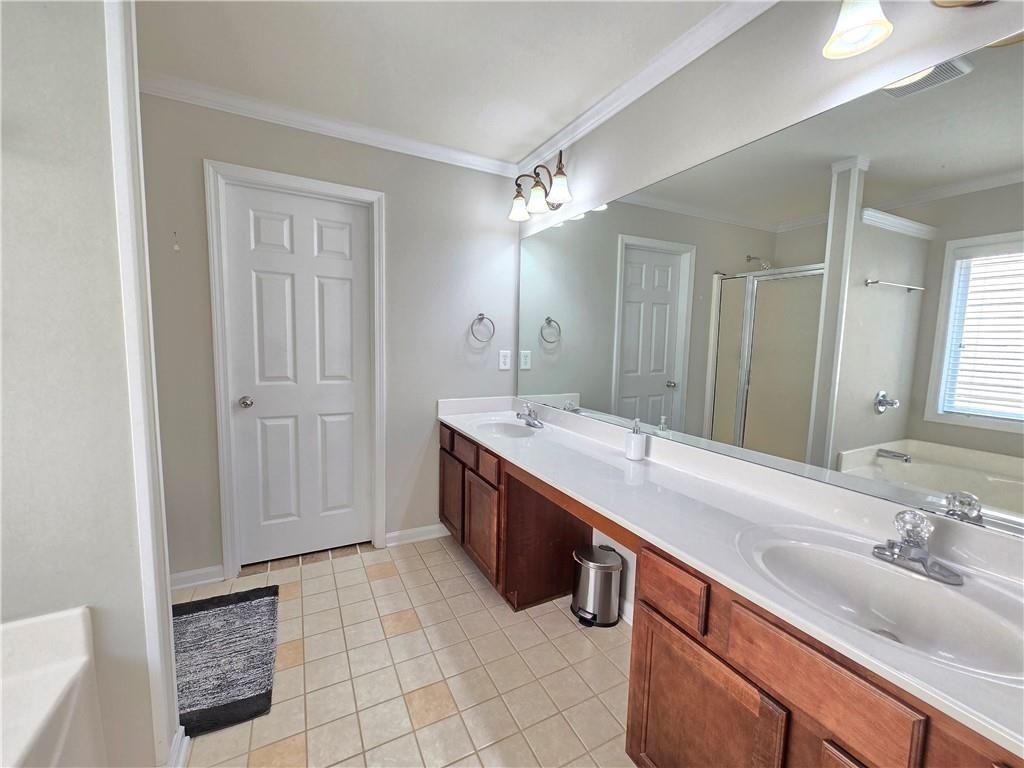 Image 18 of property listing at 3635 Crowchild Drive, Cumming, GA 30041