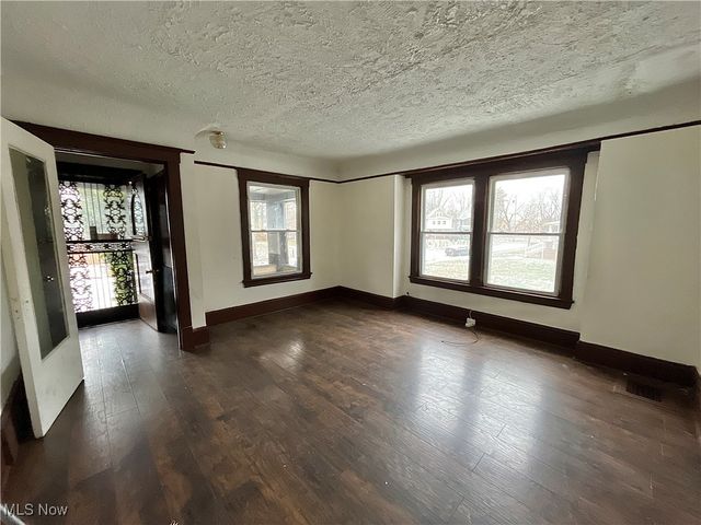 1629 Elberon Avenue, Euclid, OH 44112