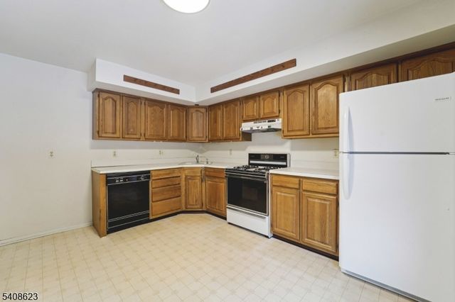 14 Brookside Hts 14G, Wanaque Boro, NJ 07465