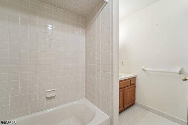 14 Brookside Hts 14G, Wanaque Boro, NJ 07465