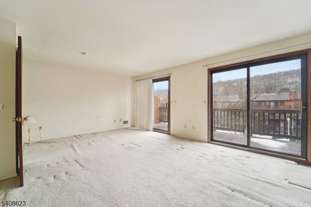 14 Brookside Hts 14G, Wanaque Boro, NJ 07465